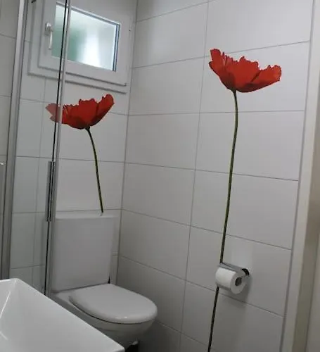 Neb-thun Am Thunersee *